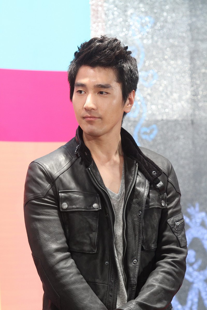 2012年05月14日,北京,电影《第一次》男生情歌告白会举行.***_***赵又