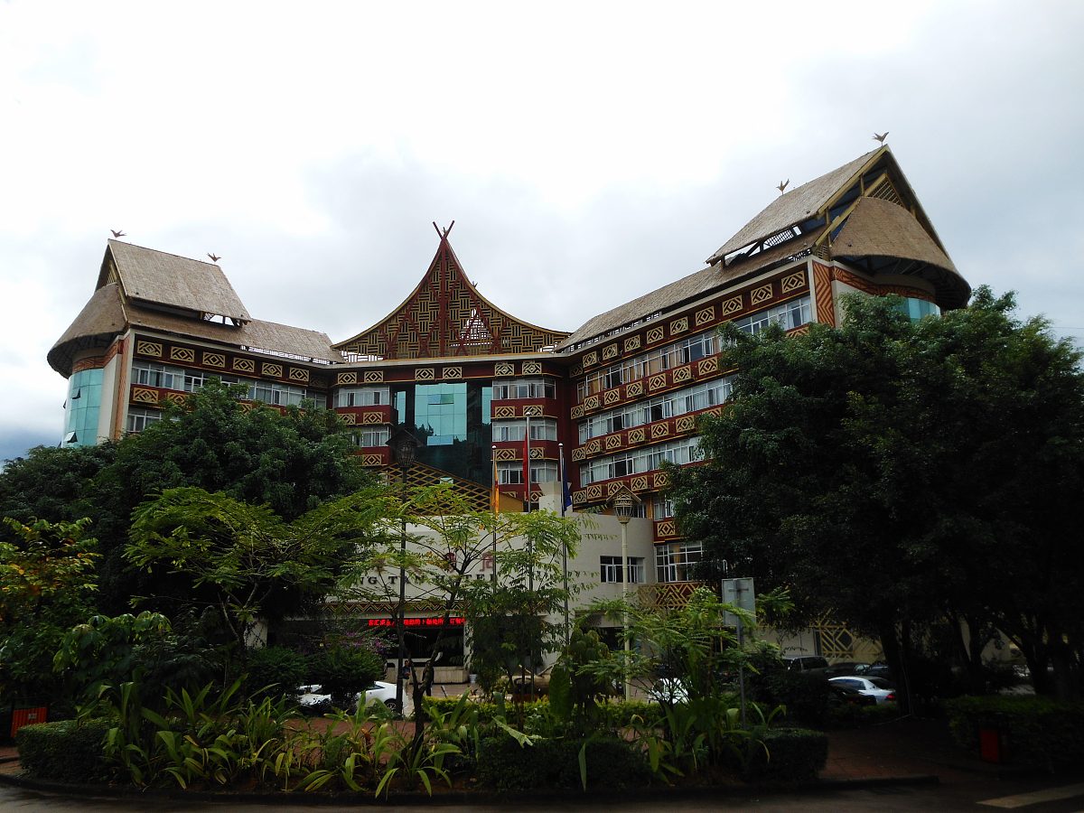 ***_***2012年11月8日,云南省西盟佤族自治县县城的特色建筑,彰显了佤