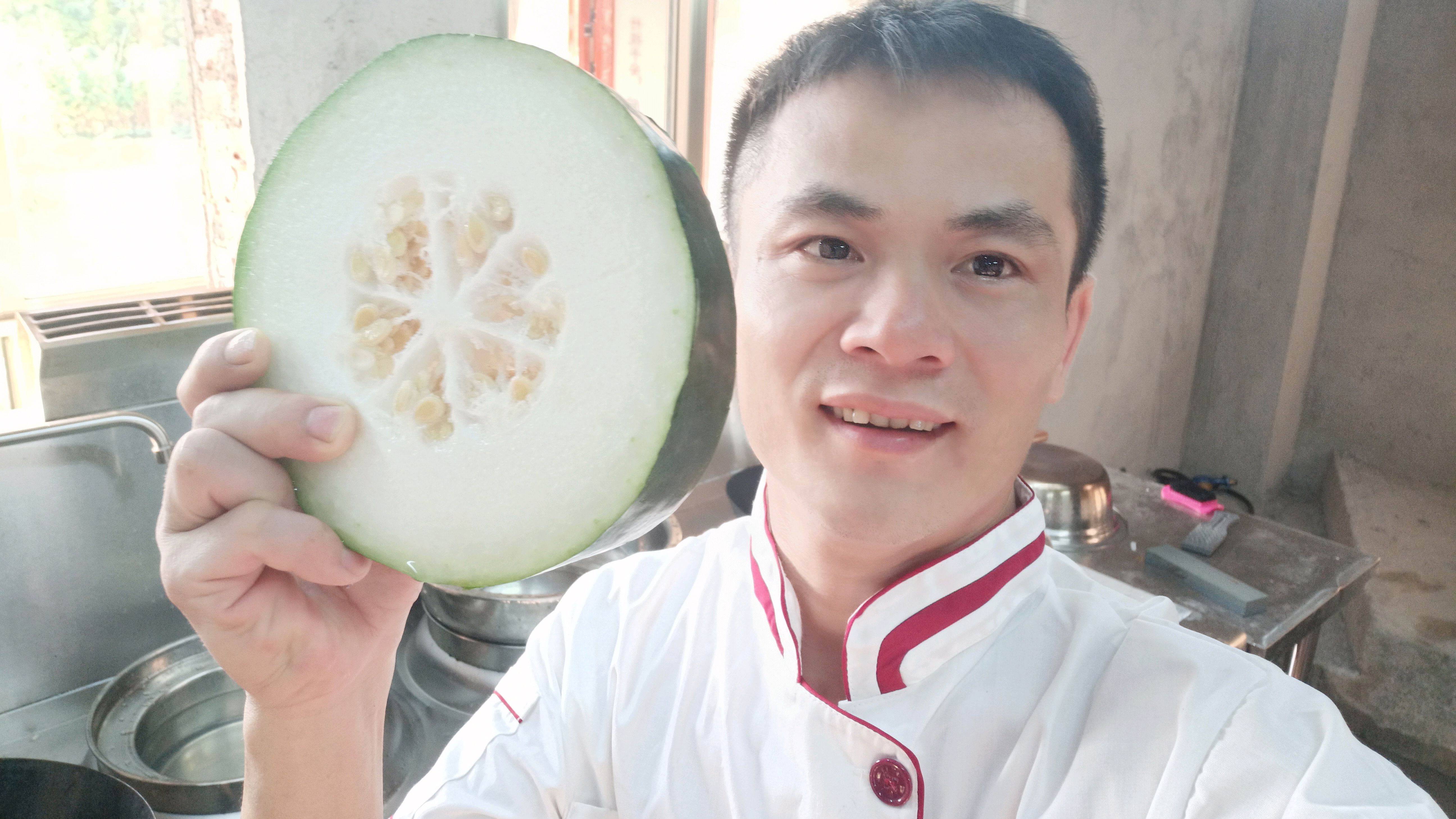 广东夏日冬瓜咸蛋汤,夏天多吃瓜类对皮肤好养颜又养生
