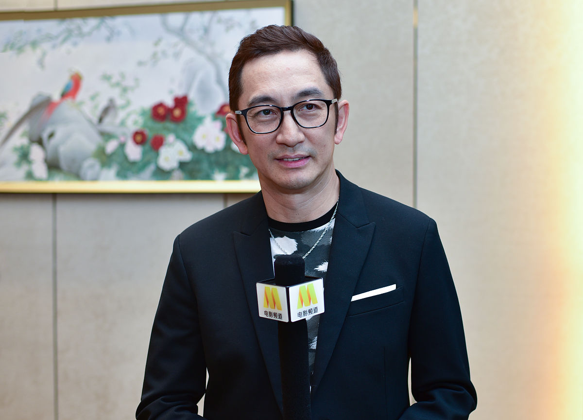 写一篇赵天笑穿越古代的小说