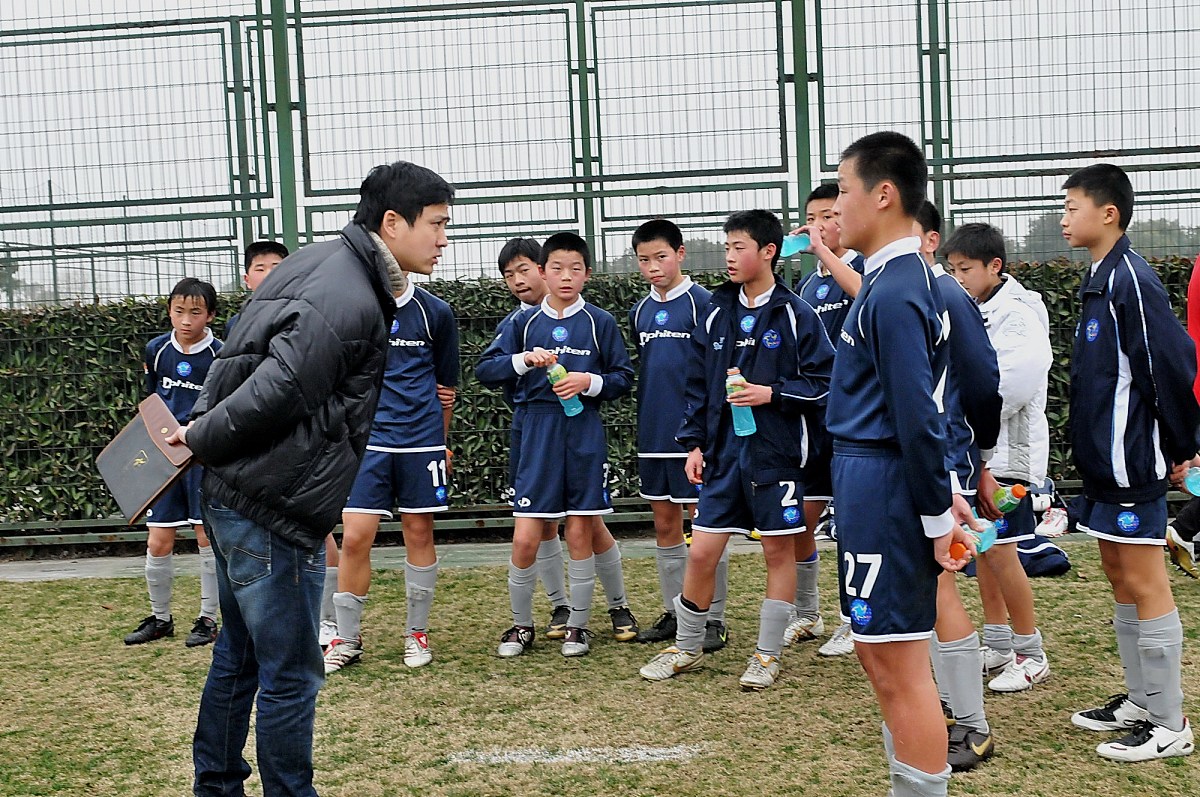 ***_***2009年2月4日,中国上海,幸运星14岁队和上海女足二队进行比赛.