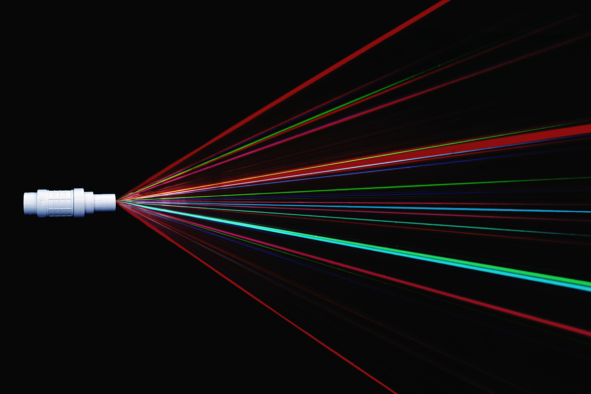 全光纤激光器优势：低损耗、低阈值、高效率