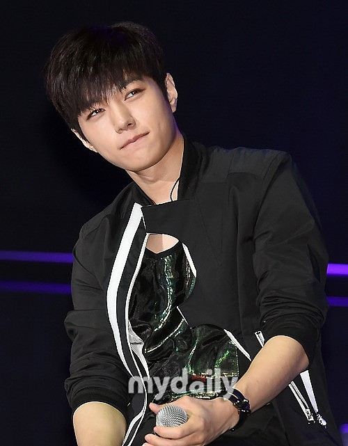 185cm的完美魅力：杨sj的帅气风采