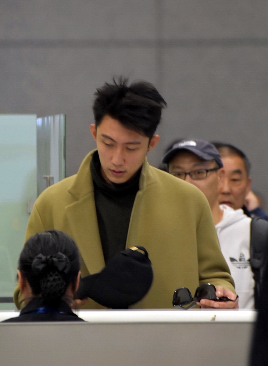 黄景瑜怒吼缴械，展现领袖风范