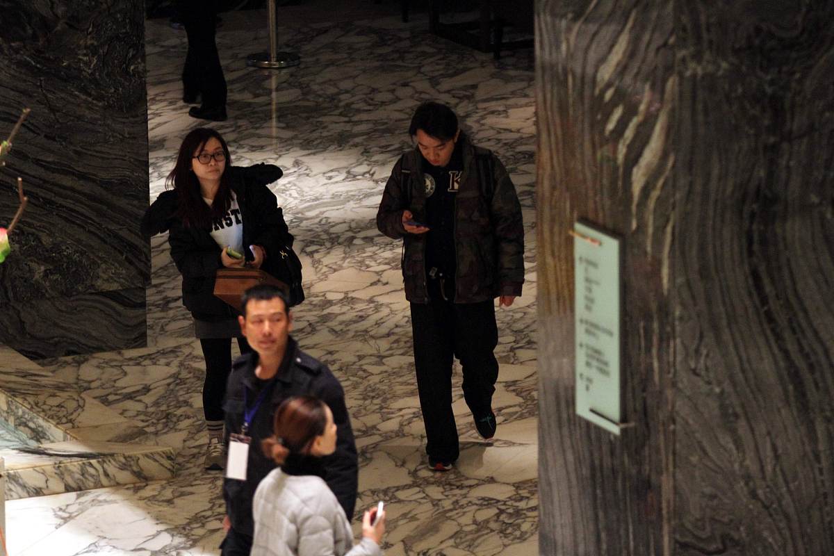 李磊离奇杀人案：小镇惊魂，真相何在？