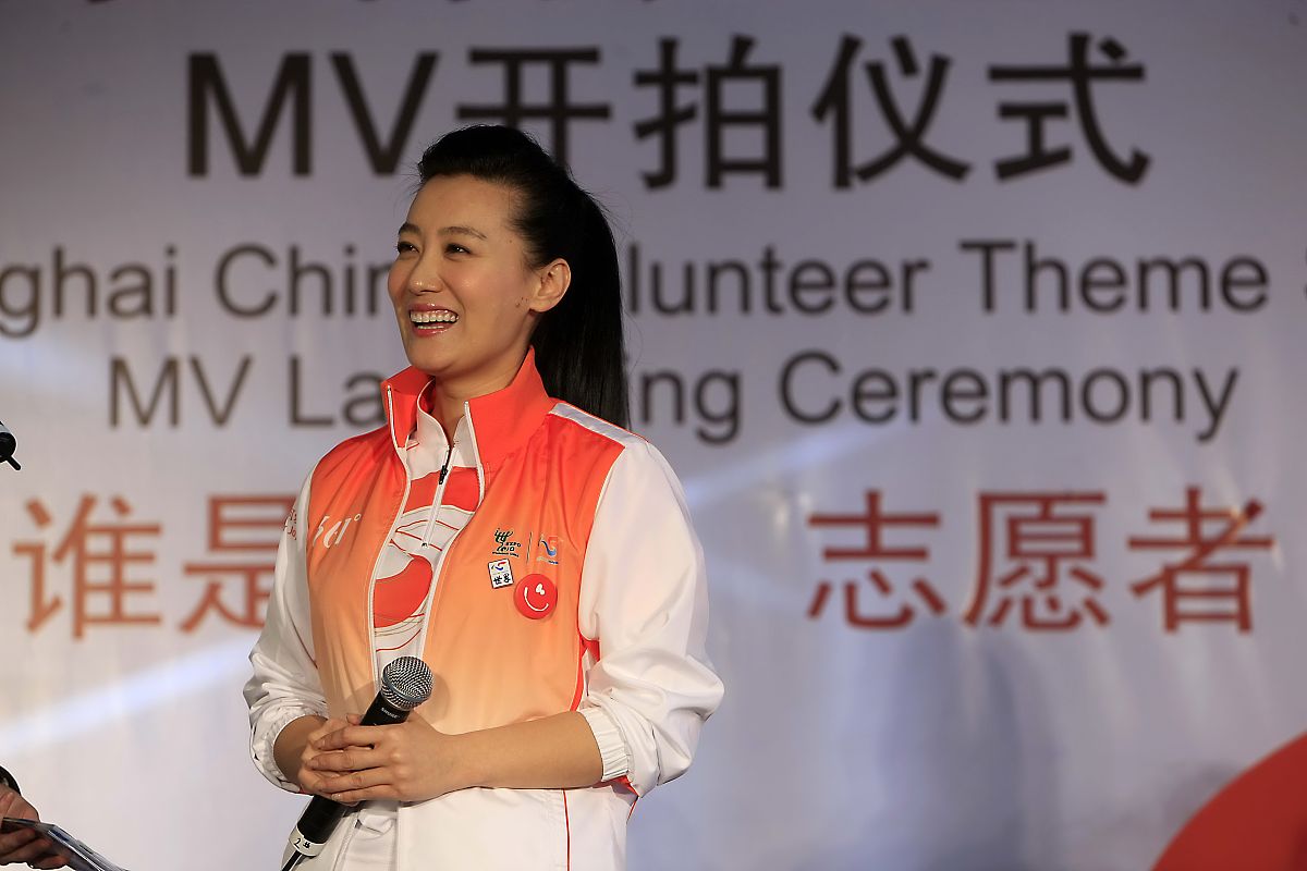 2010年3月16日,北京,中国2010年上海世博会志愿者主题歌《世界》mv开