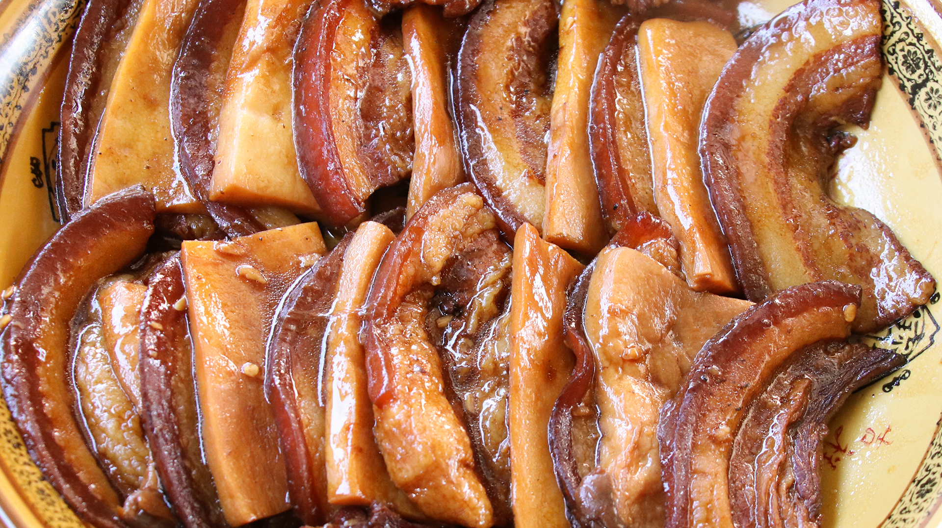 五花肉这样做太好吃了,出锅香气四溢,肥而不腻,太香了