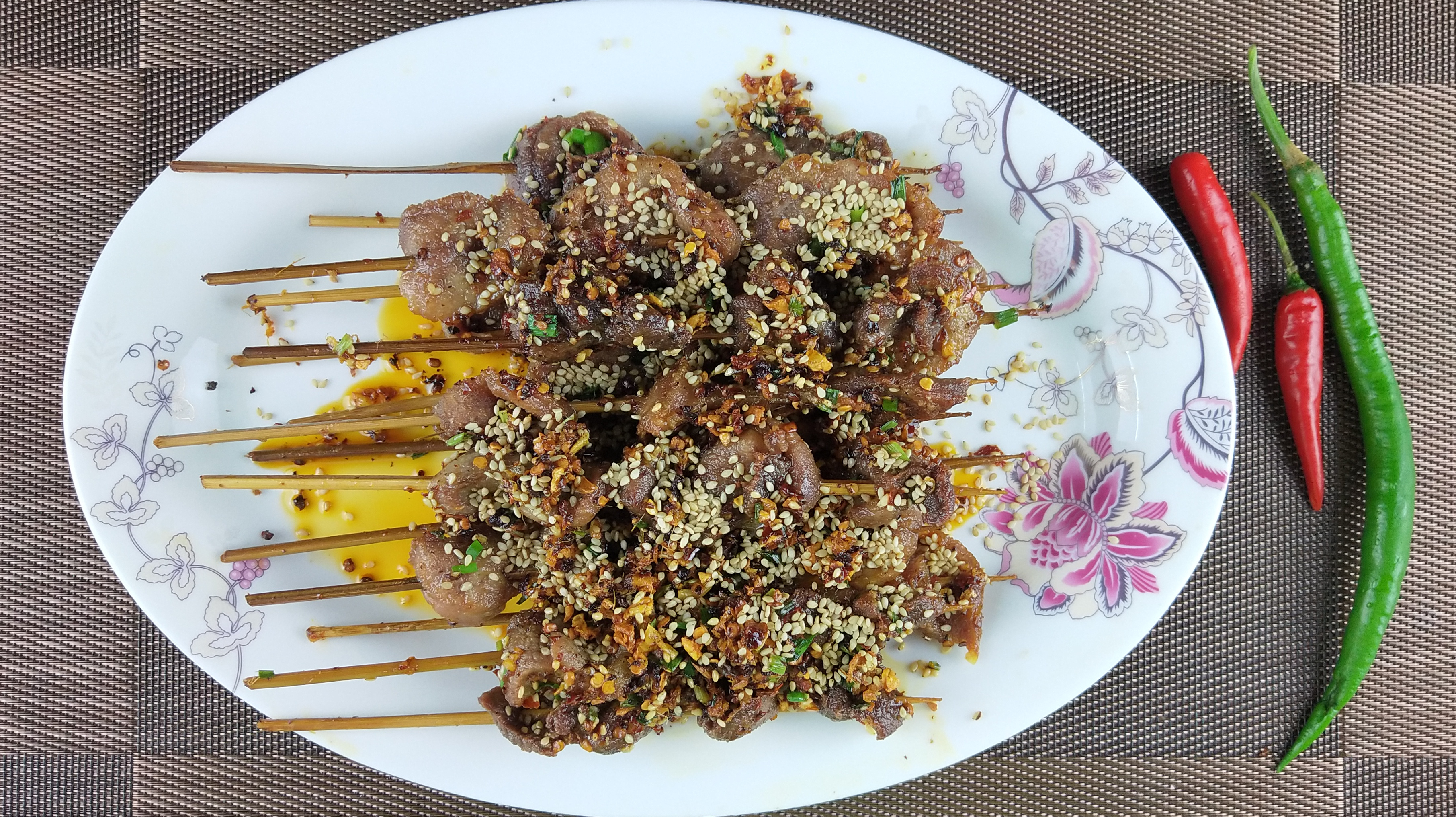 3分钟学会家庭版羊肉串,简单易做不用烤,好吃过瘾又环保!