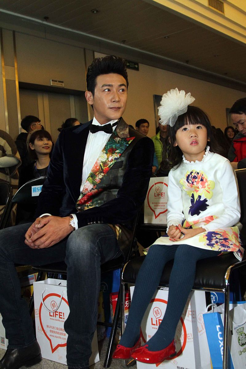 2015年1月13日,长沙,《爸爸去哪儿2大电影》"全民么么哒"新闻发布会.