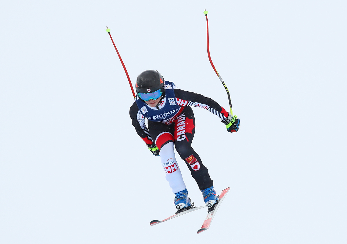 请写出《国际商务导论》课混合式教学改革的条件保障：相关院校在政策、制度、人力、资金、运营等方面的保障。