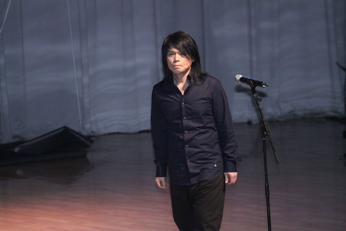 2010年12月6日,台北,资深广告人--孙大伟病逝,用一场特别的毕业典礼跟