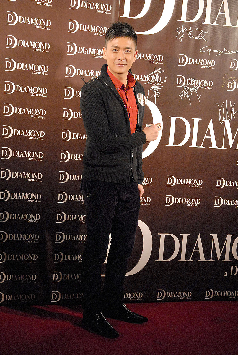 undefined symbol std__cxx11 如何解决