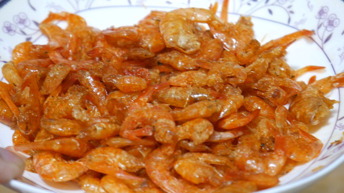 小虾米还是这样做好吃,还没出锅,儿子就闻着香味进厨房了