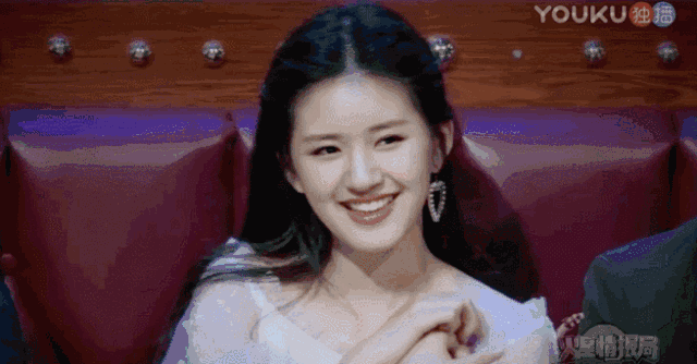 小生易得，小花難求，扒一扒娛樂圈新晉95后小花趙露思