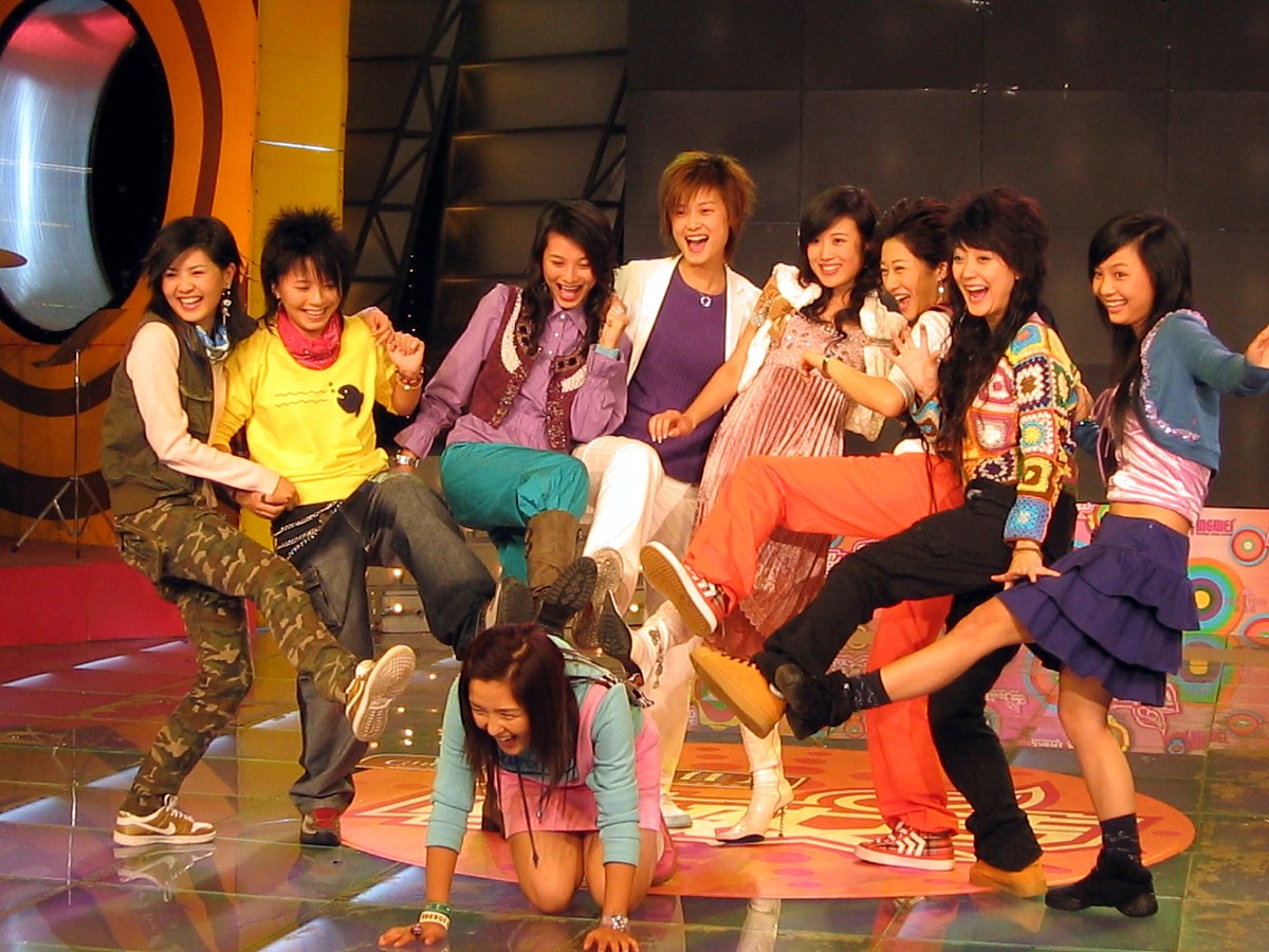 2006年3月13日,《超级女生》电视剧将于年中与观众见面,剧组于近日在