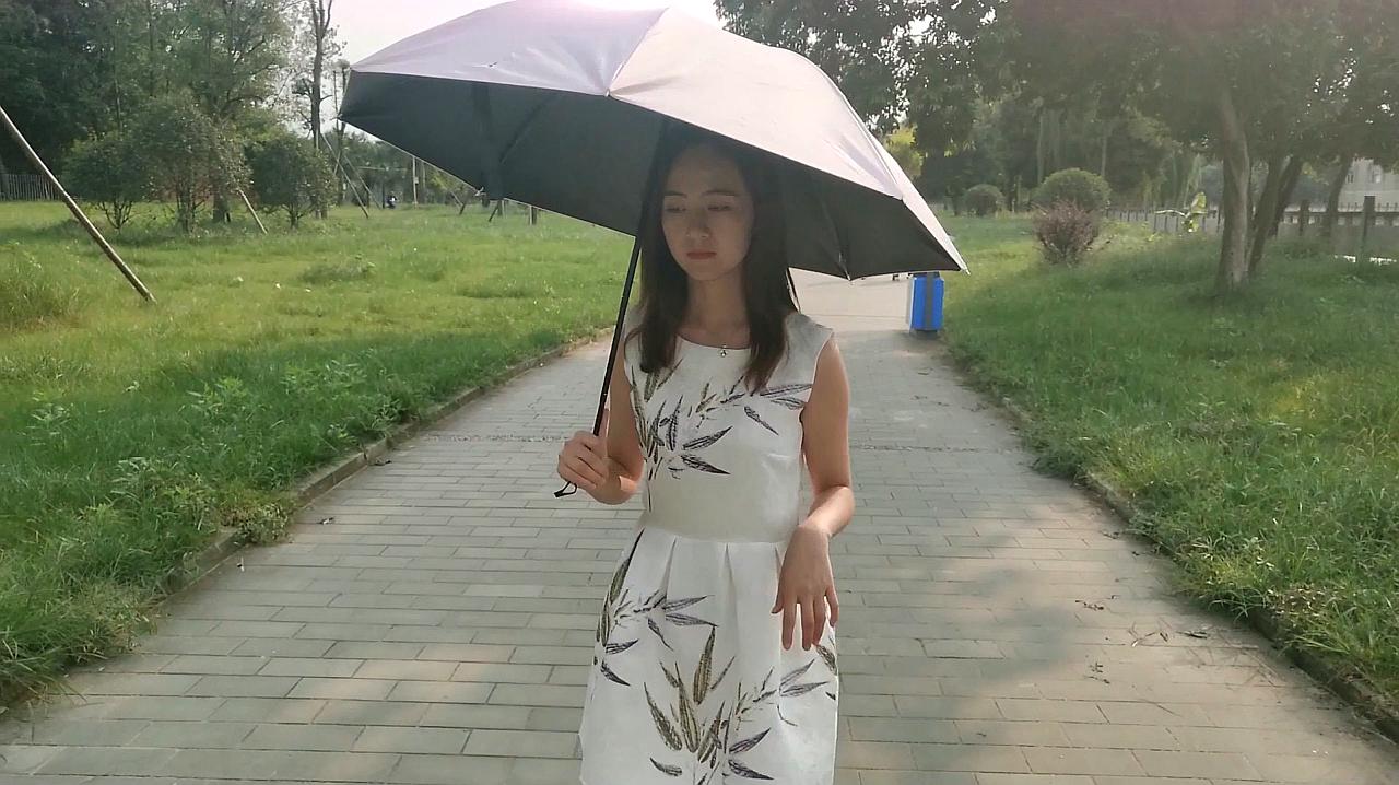 [图]一首《等你在雨中》瞬间抓住你的耳朵