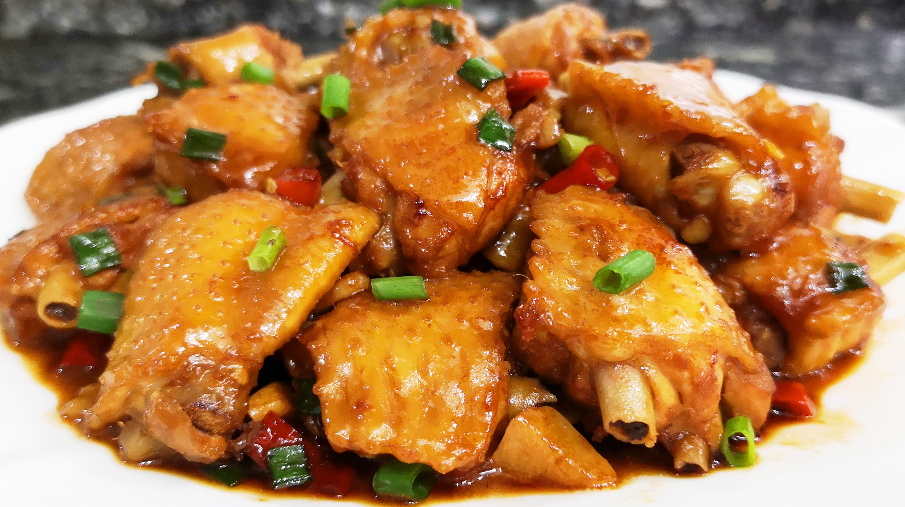 想吃鸡肉不用去饭店,家常做法同样比饭店好吃,学会给家人露一手