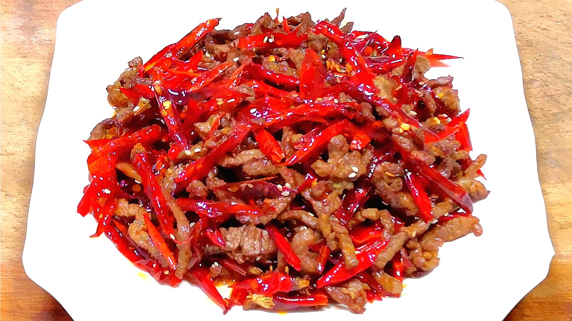 干煸牛肉丝这样做,外焦里嫩,干香麻辣,一盘不够吃