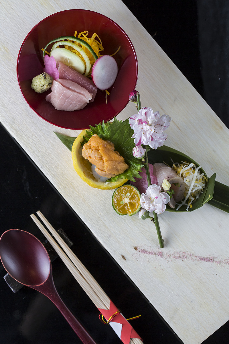 ***_***日本料理要求色自然,味鲜美,形多样,器精良,食材呼应季节,是用