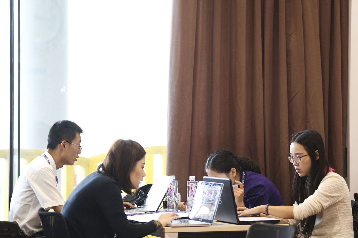 项目助理实习第四周感悟：沟通与学习的重要性