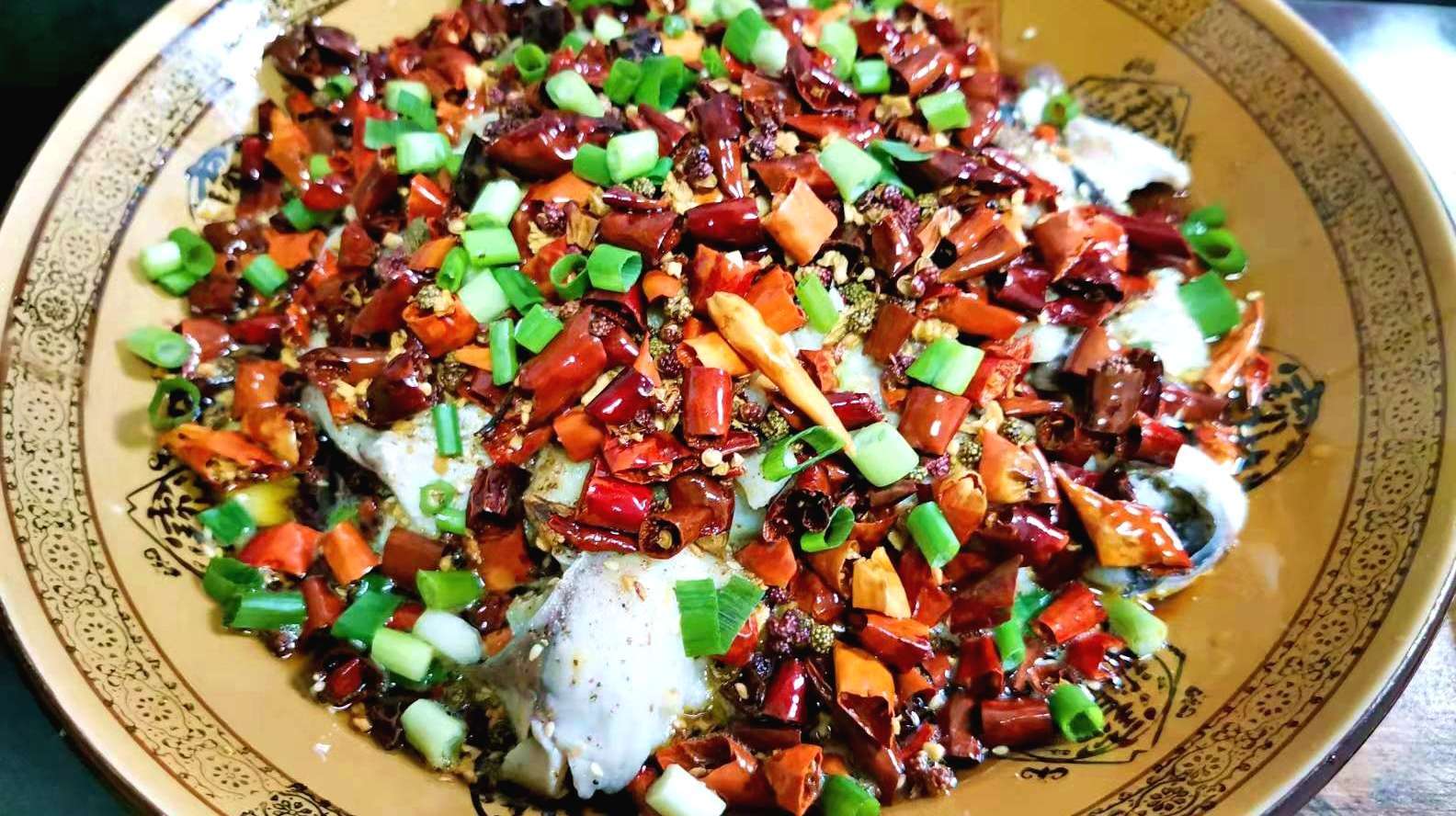 家庭版炝锅鱼做法,鲜味十足,麻辣爽口,配上米饭吃过瘾