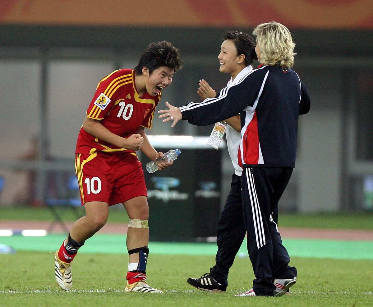 2007年9月20日,中国天津,女足世界杯d组比赛,中国队对阵新西兰队.多曼