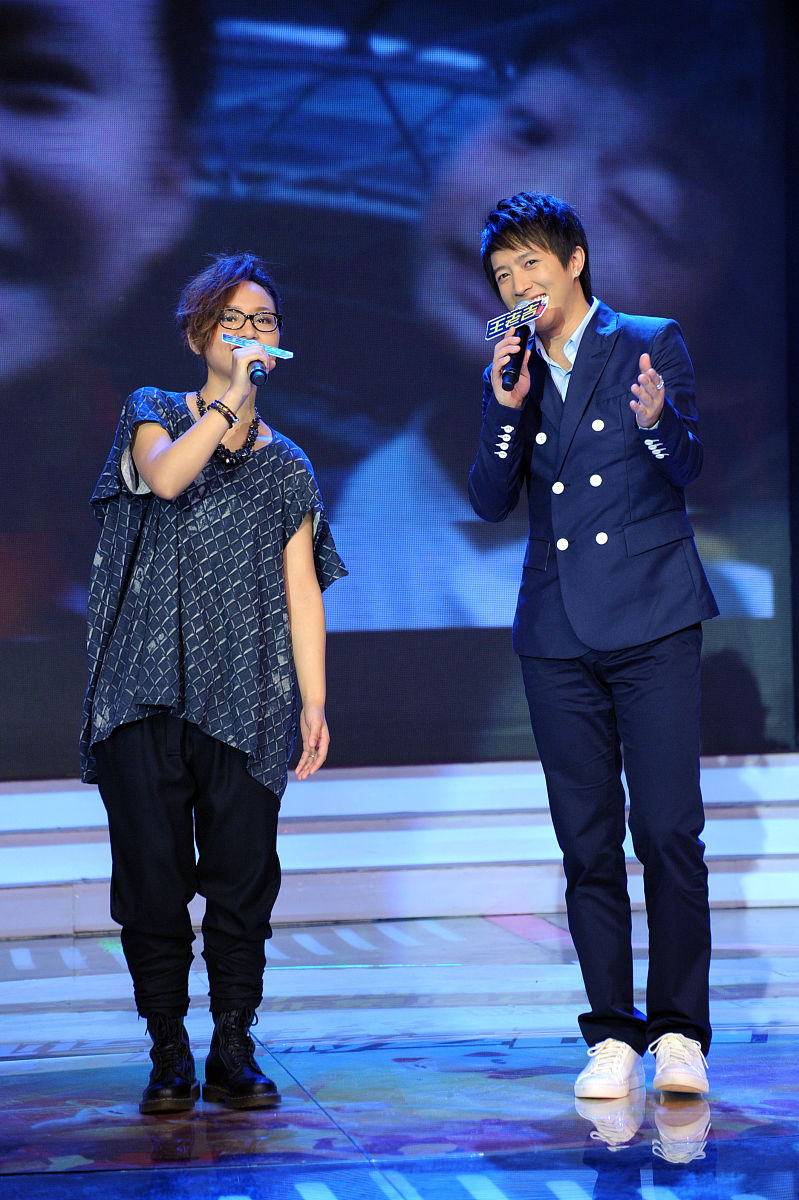 为什么从手机复制到u盘的歌曲播放不了帮我用200字详细描述