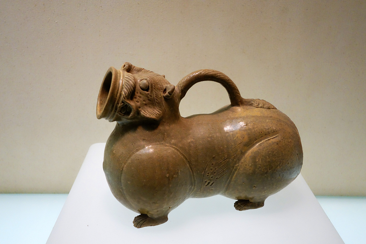 ***_***青瓷虎子,西晋,1958年鄂州市西山6号墓出土,湖北省博物馆文物.