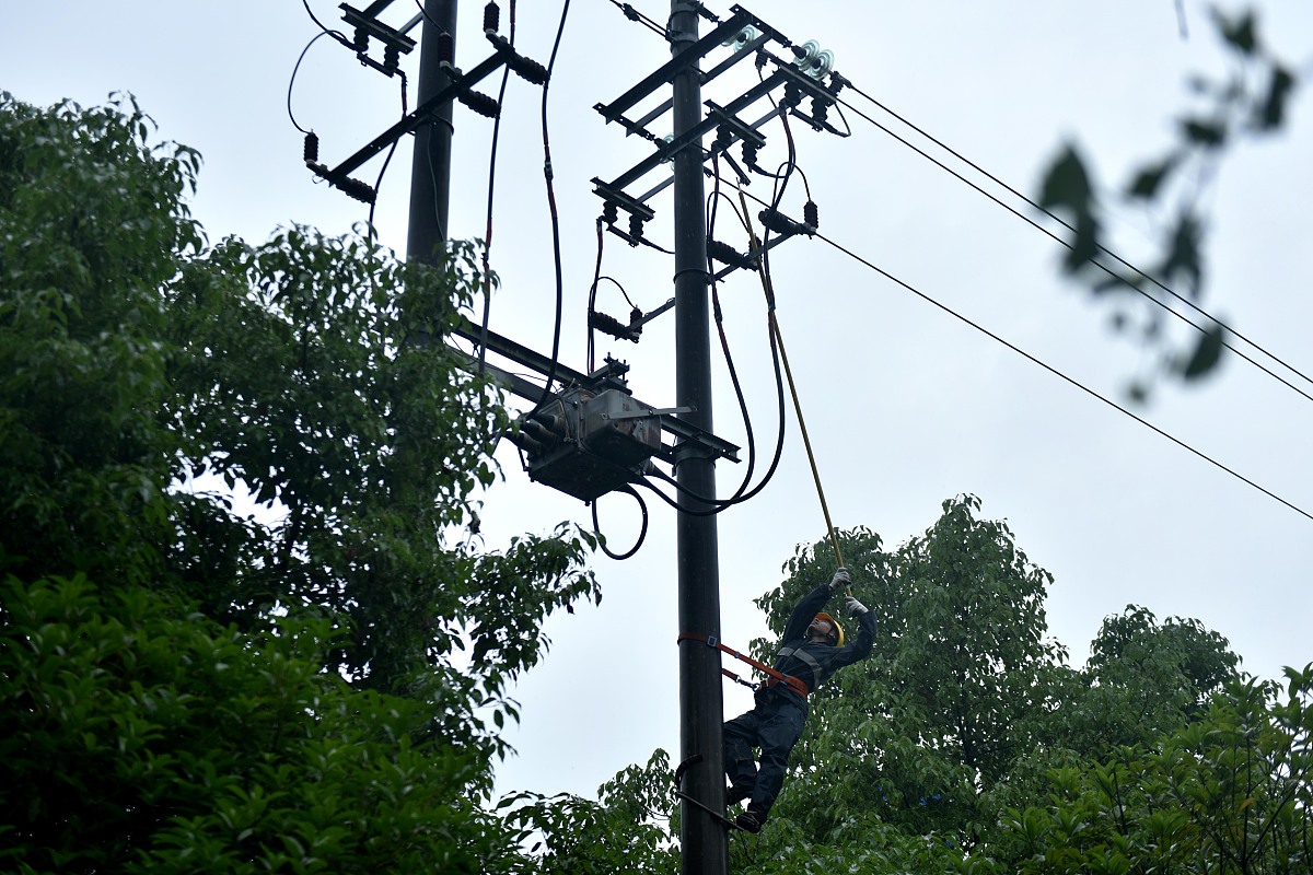 普拉多中东2700DVD黑屏有声音？原因分析及解决方法