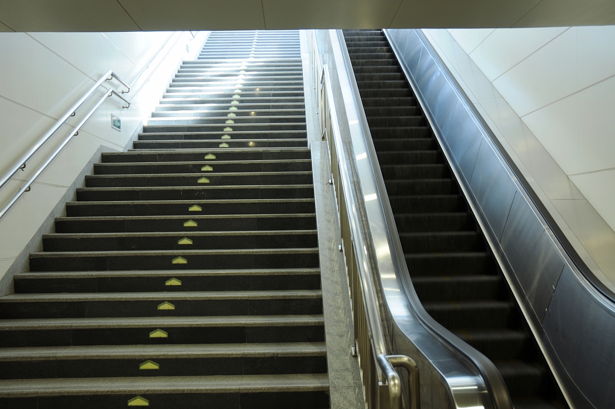 四川仪表工业学校2019年电梯工程技术专业招生简介