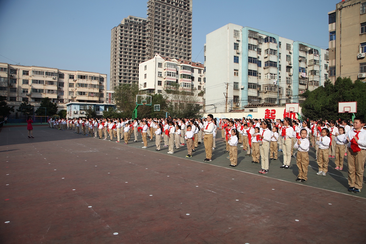 ***_***2015年10月13日,在江苏连云港连云区墟沟小学连云港边检站官兵