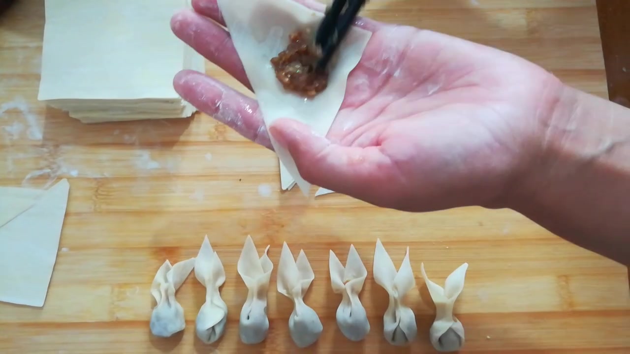 小金鱼馄饨的包法,简单好看,一看就会