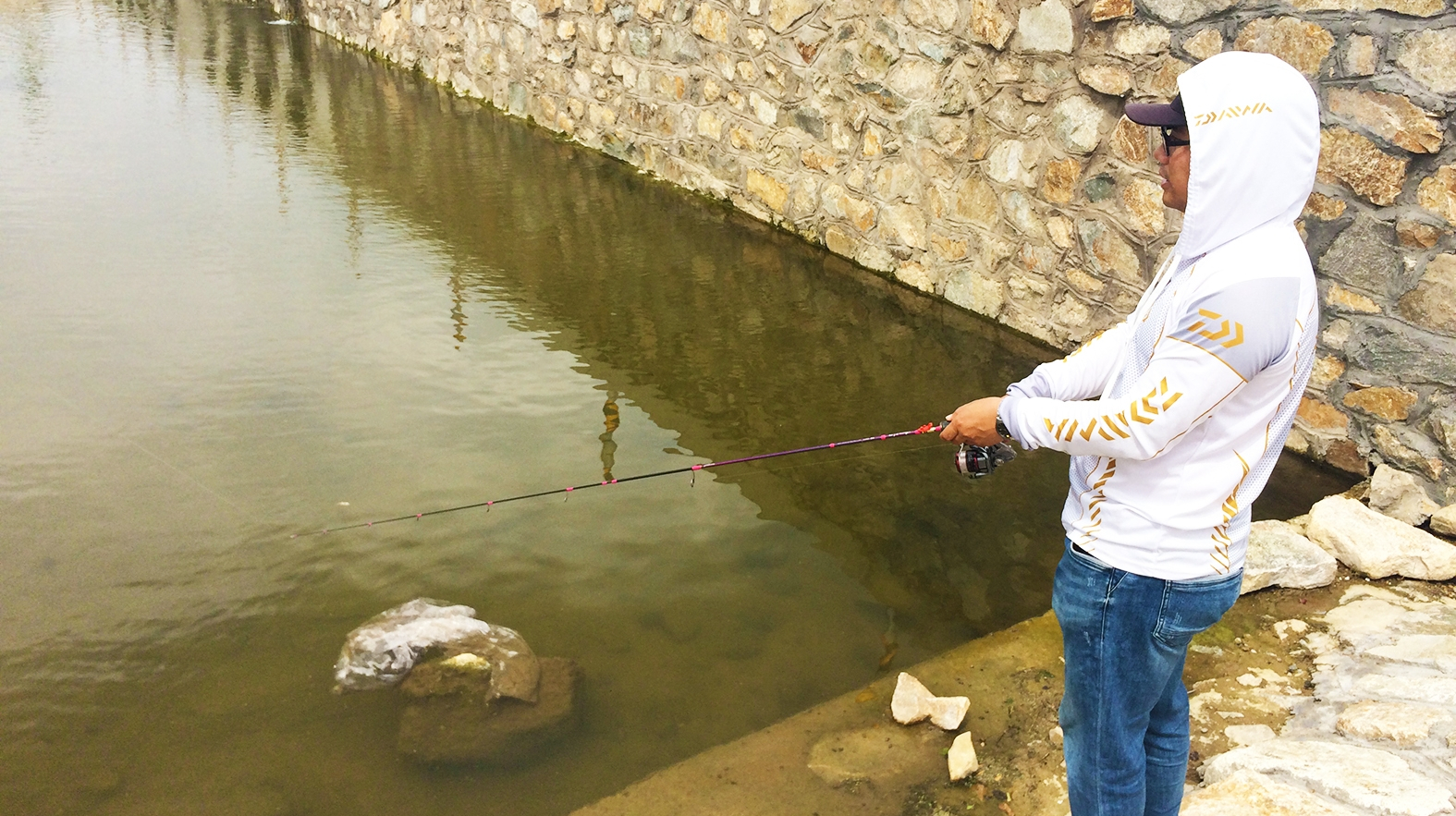路亚野钓马口,假饵应该选便宜的?还是贵的?