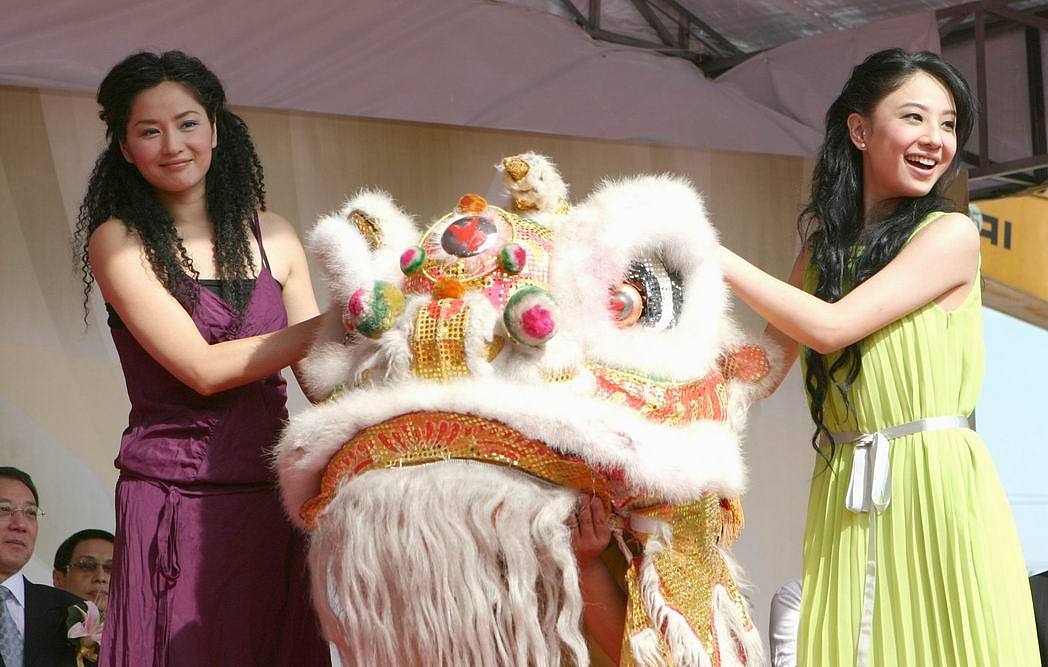 2005年6月6日,上海,英皇明星娱乐城动土仪式,众星出席.瞿颖,郑希怡+++