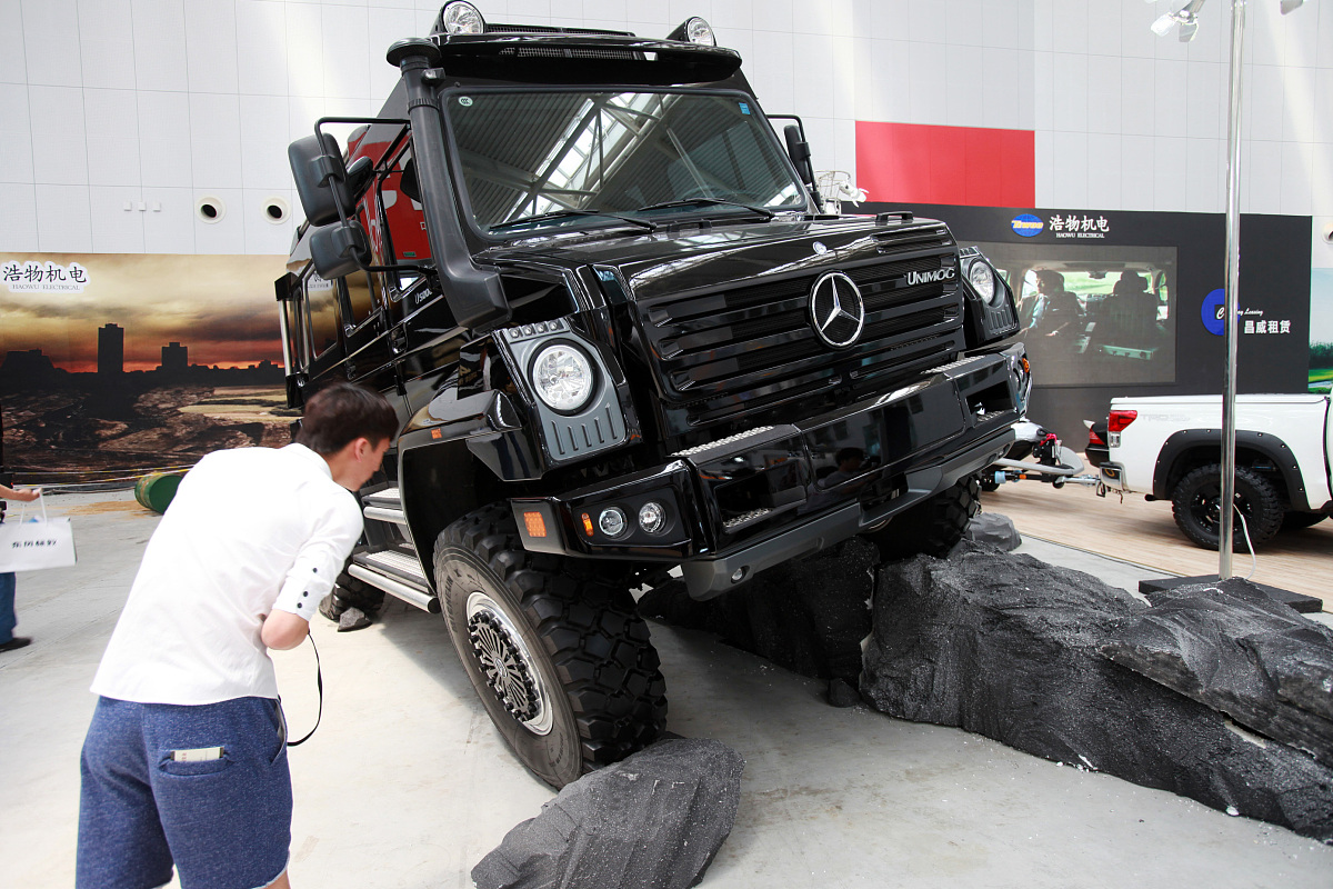 奔驰6x6皮卡：性能强悍，豪华舒适，价格昂贵