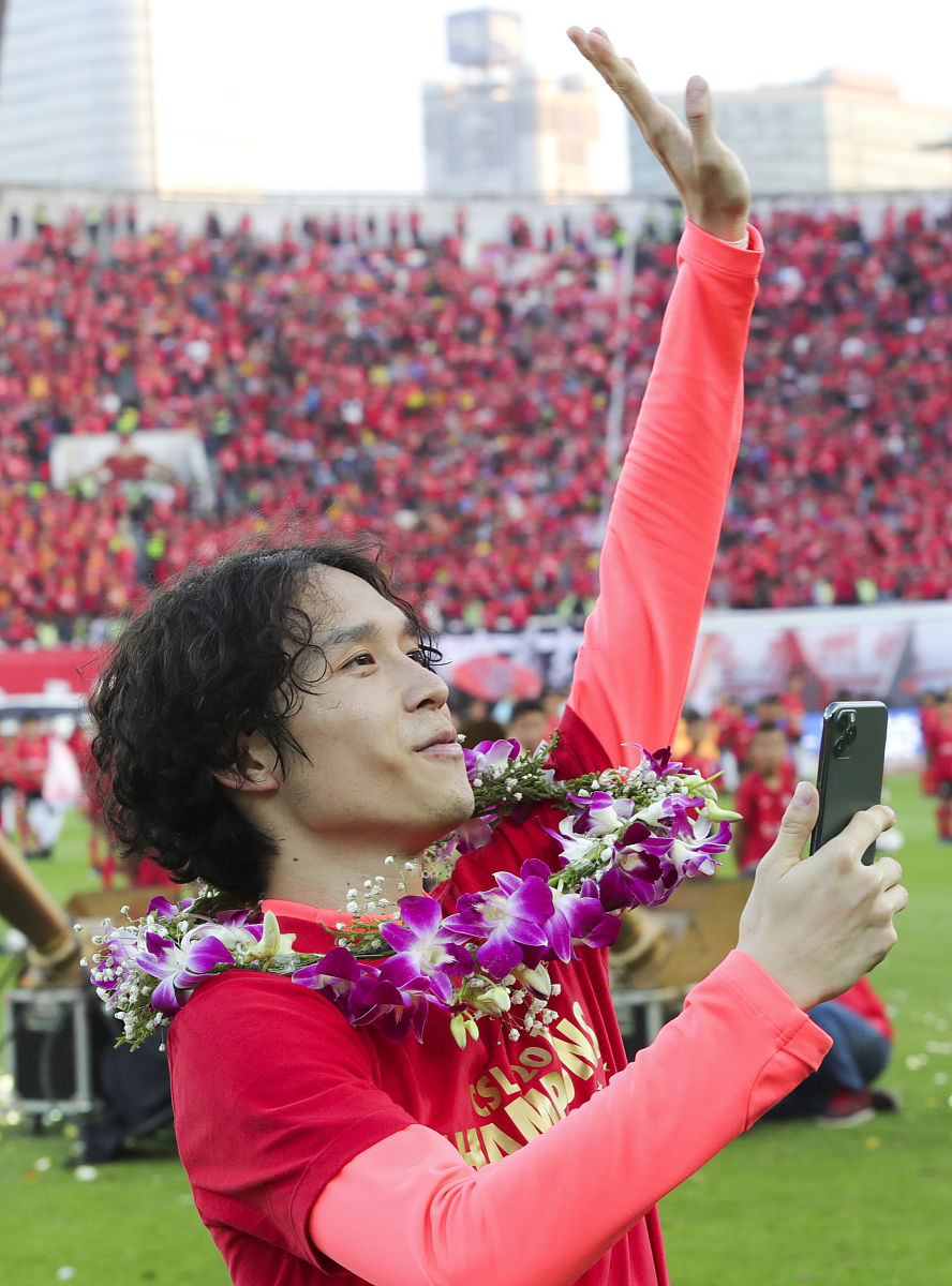 2019年12月1日,广东广州,2019中超第30轮,恒大淘宝3-0申花,赛后恒大众