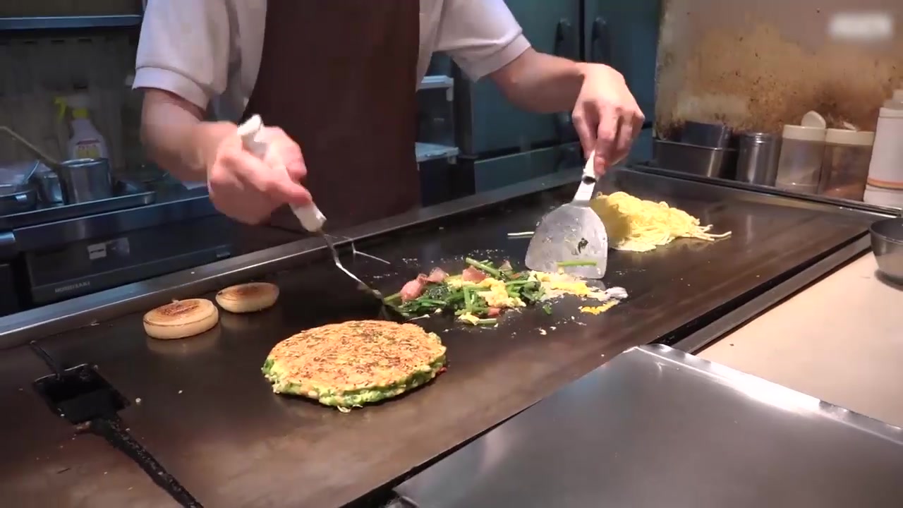 最近这个料理火了,第一次吃培根炒鸡蛋,吃起来味道好极了!