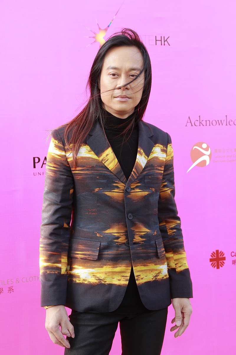 2012年12月09日,香港,由香港时装设计师协会主办的"世界时尚天桥2012"