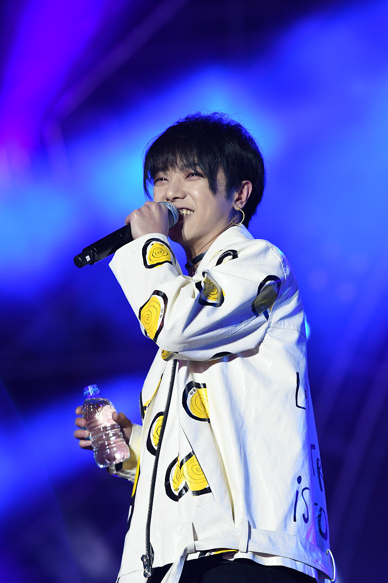 2017年4月22日,上海,b.i.g泛娱乐嘉年华.***_***华晨宇