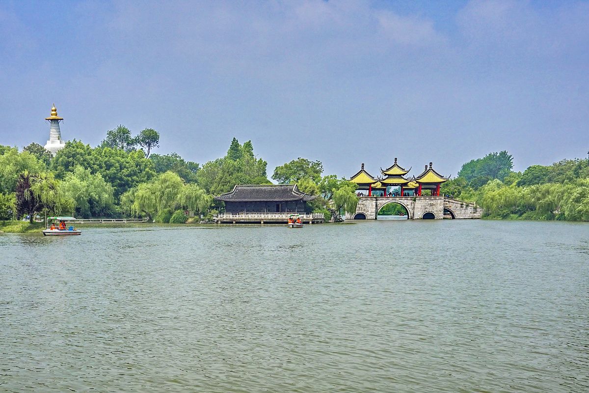 2019年6月24日,位于江苏省扬州市的瘦西湖景区,总面积2000亩,水上面积