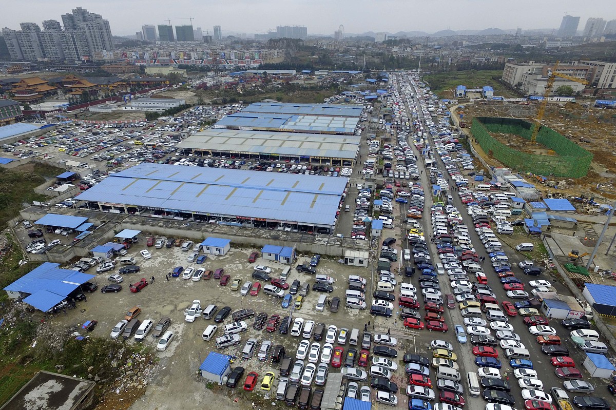***_*** 2015年12月13日,贵州省贵阳市金阳二手车市场,二手车车阵.