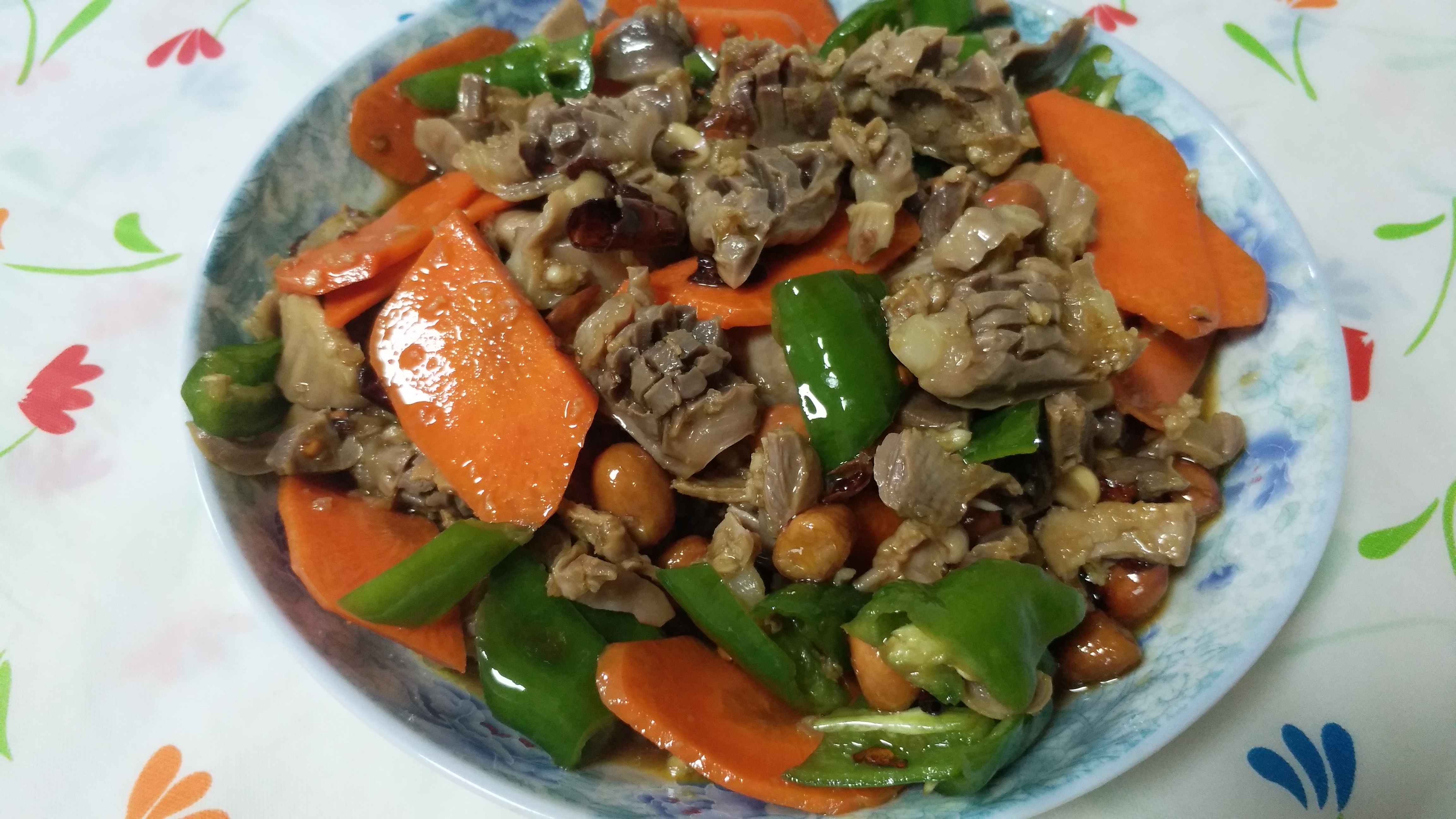 炝拌鸡胗子,嘴馋的时候做一盘,就着米饭两个人吃美了