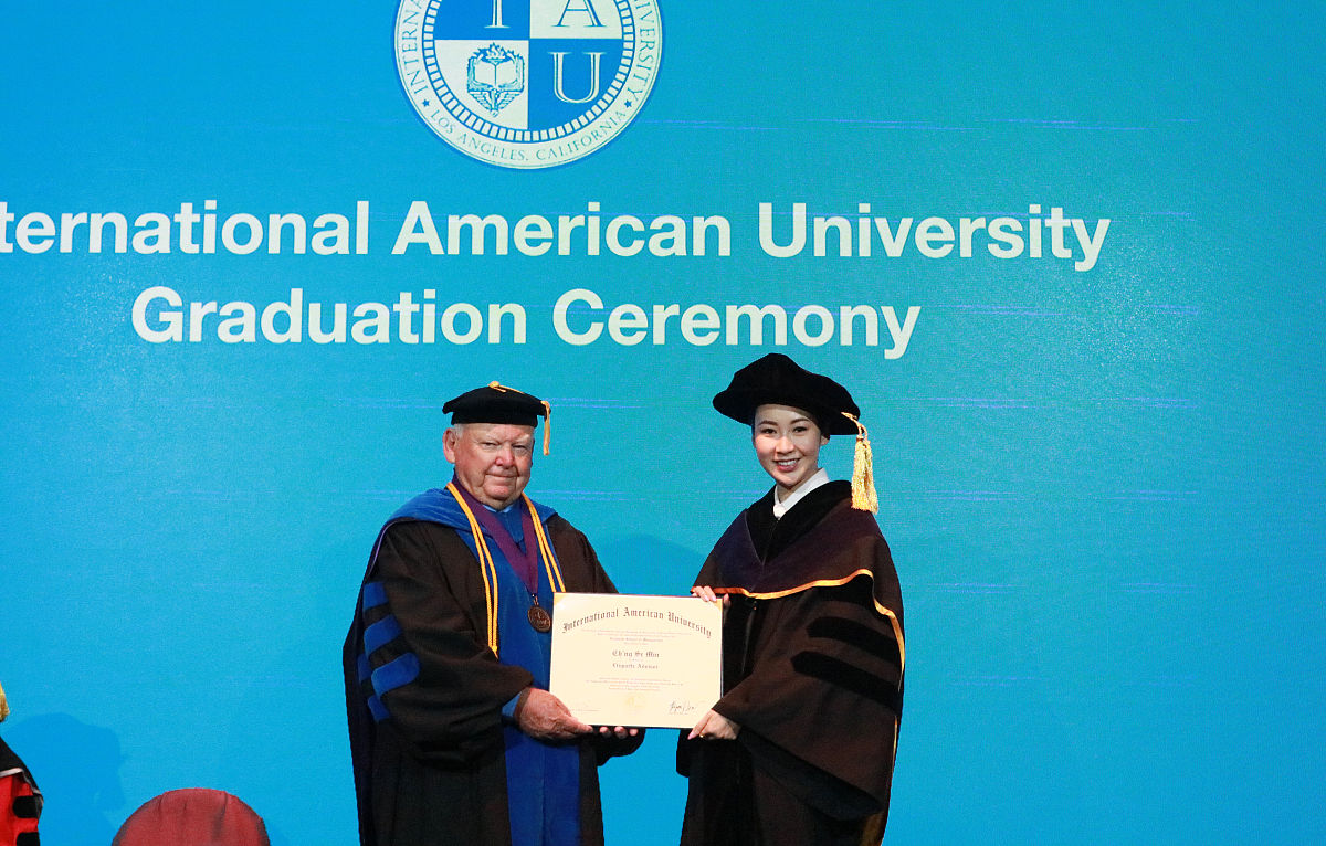 请你为上海外国语大学希腊语专业负责人写一段毕业致辞。