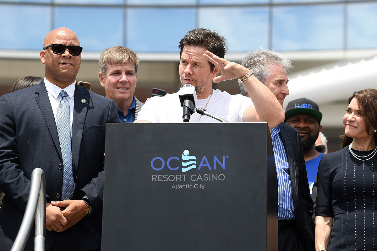 #include stdlibh int main int i; fori=1;i=40;i++ ifi++5==0 if++i8==0 printf di; printfn; return0;答案是多少为什么解释一下