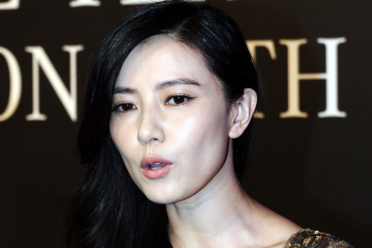 如何微调T区？揭秘中国明星整形前后案例，打造精致面容！