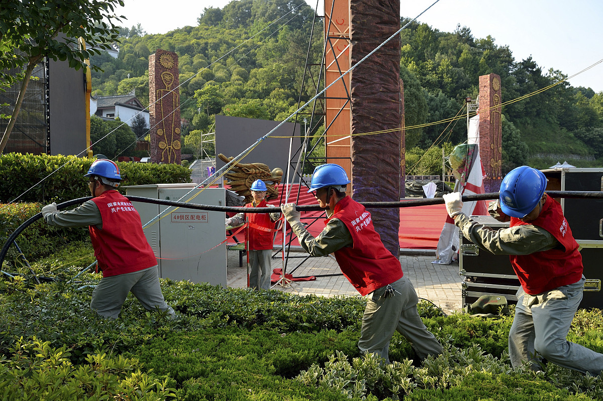 铺设光缆决策机制: 利益相关方与影响因素