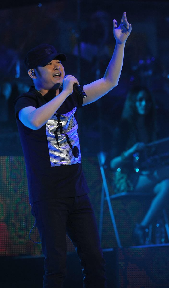 2011年5月21日,北京,2011刀郎"谢谢你"巡回演唱会的首站演出在北京万