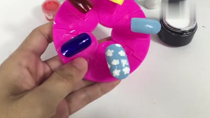 手工制作可爱的卡通美甲 小黄人西瓜哆啦A梦