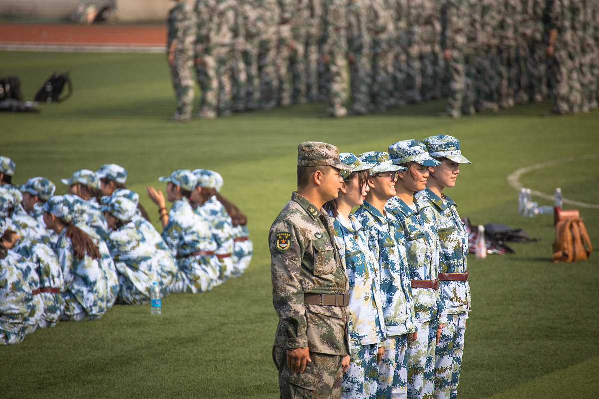 成都幼儿师范学校实行封闭式军事化管理