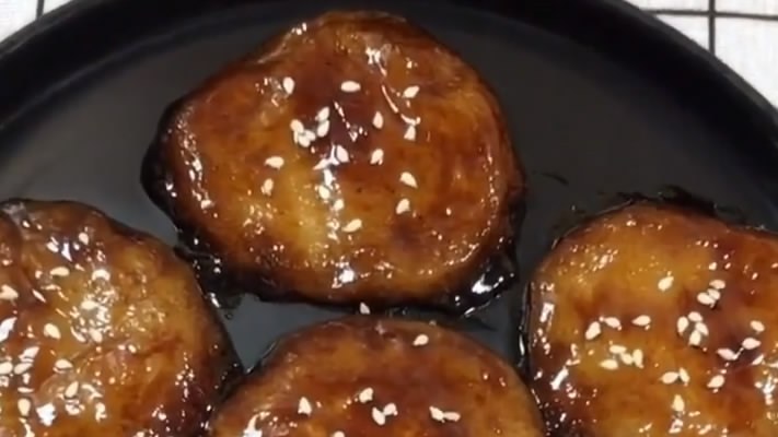 红糖糯米糍粑的做法。